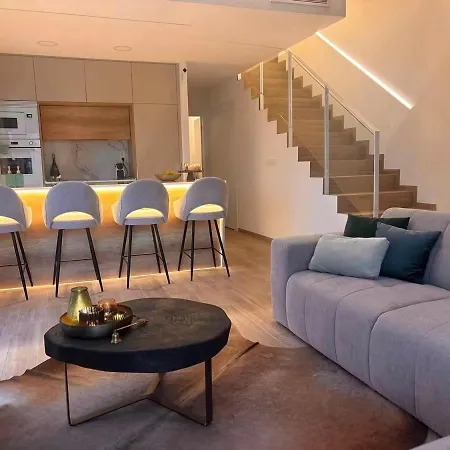 Casa Trivada Luxury With Private Pool & Jacuzzi Vila *