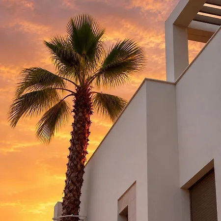 Casa Trivada Luxury With Private Pool & Jacuzzi Vila