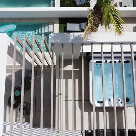 Casa Trivada Luxury With Private Pool & Jacuzzi